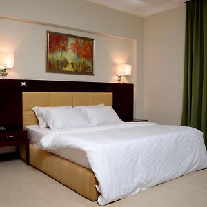 Check Inn Hotel
